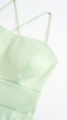 Abito Lungo Elegante in Raso con Spalline Sottili –  “Estella”