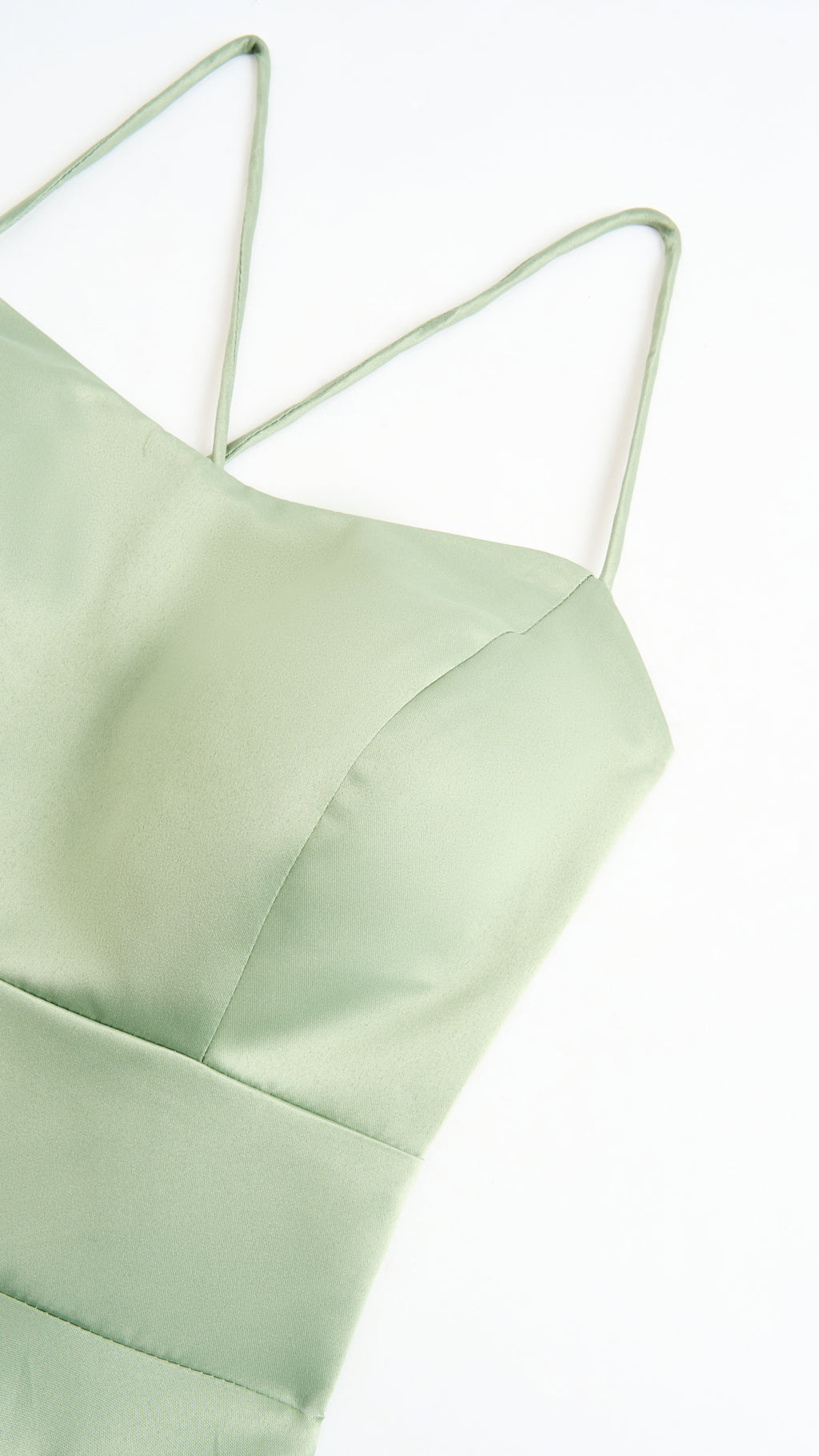 Abito Lungo Elegante in Raso con Spalline Sottili –  “Estella”（副本）