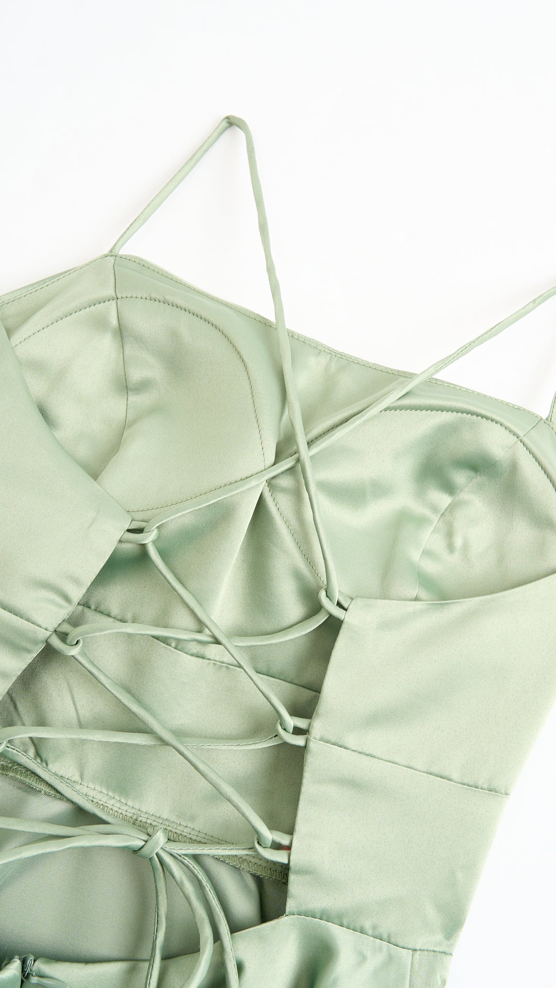 Abito Lungo Elegante in Raso con Spalline Sottili –  “Estella”