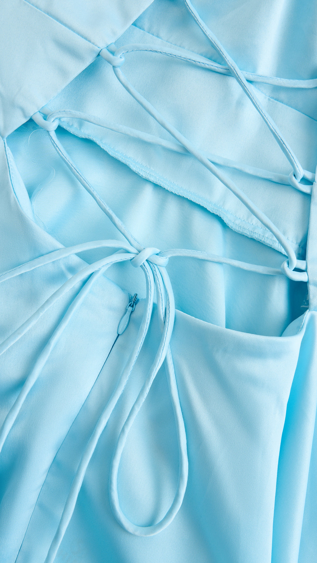 Abito Lungo Elegante in Raso con Spalline Sottili –  “Estella”（副本）