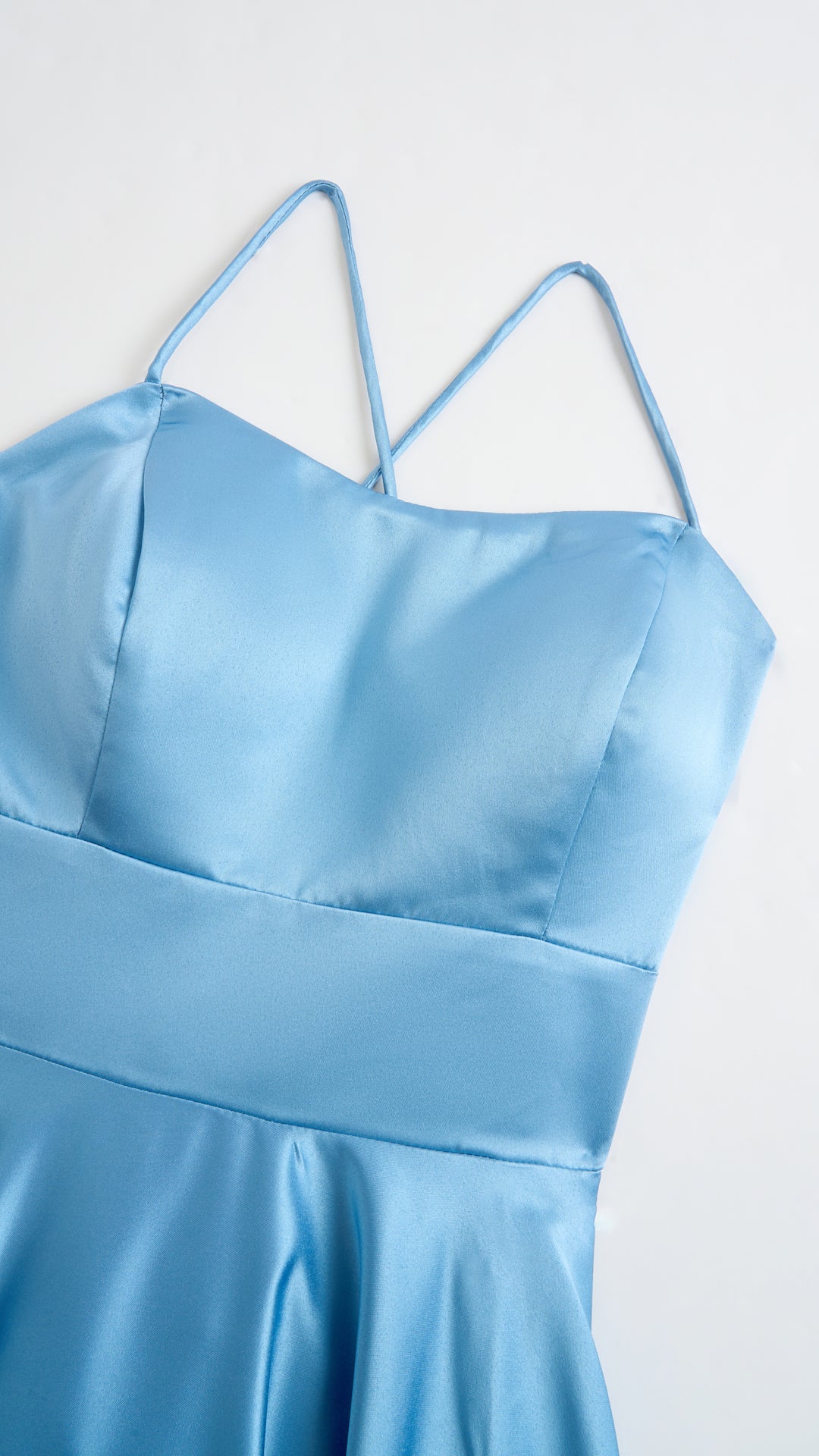 Abito Lungo Elegante in Raso con Spalline Sottili –  “Estella”