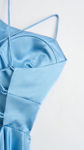 Abito Lungo Elegante in Raso con Spalline Sottili –  “Estella”