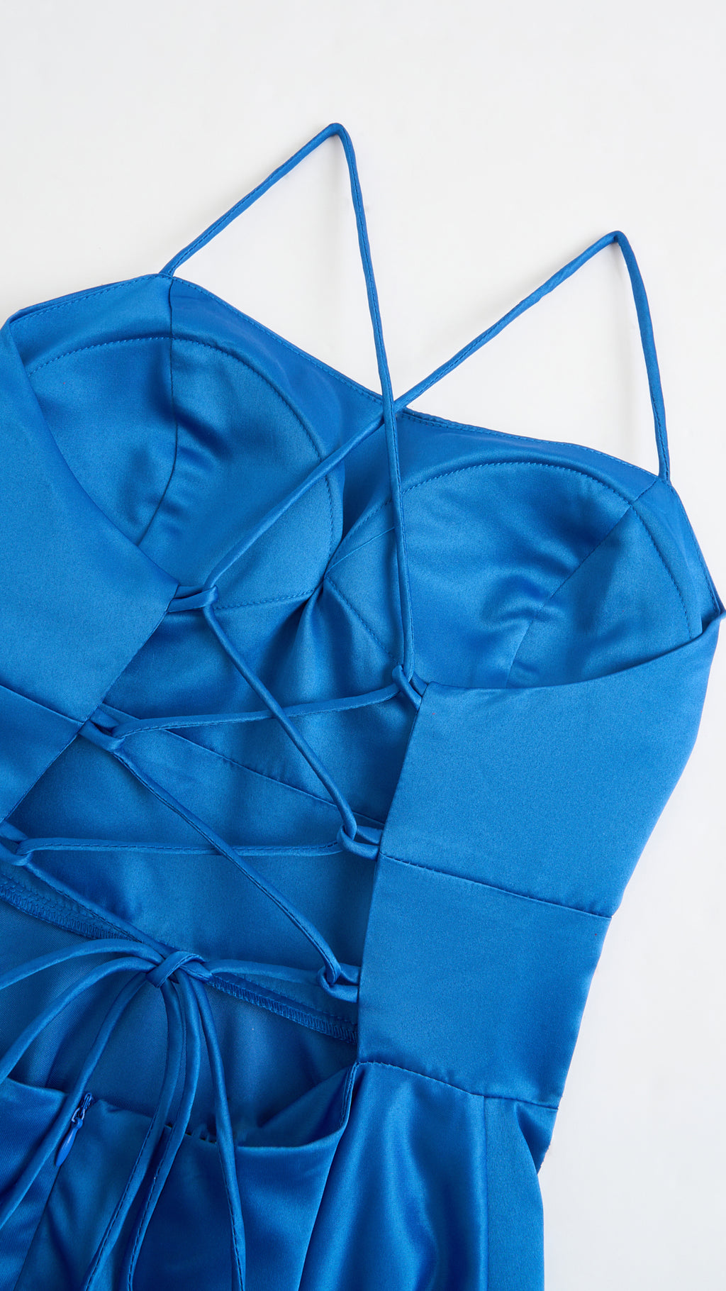 Abito Lungo Elegante in Raso con Spalline Sottili –  “Estella”（副本）