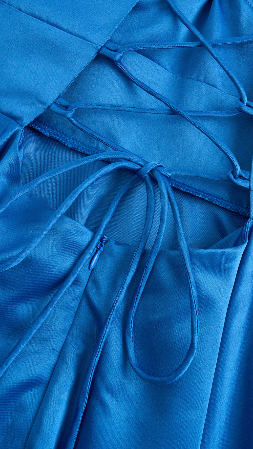 Abito Lungo Elegante in Raso con Spalline Sottili –  “Estella”（副本）