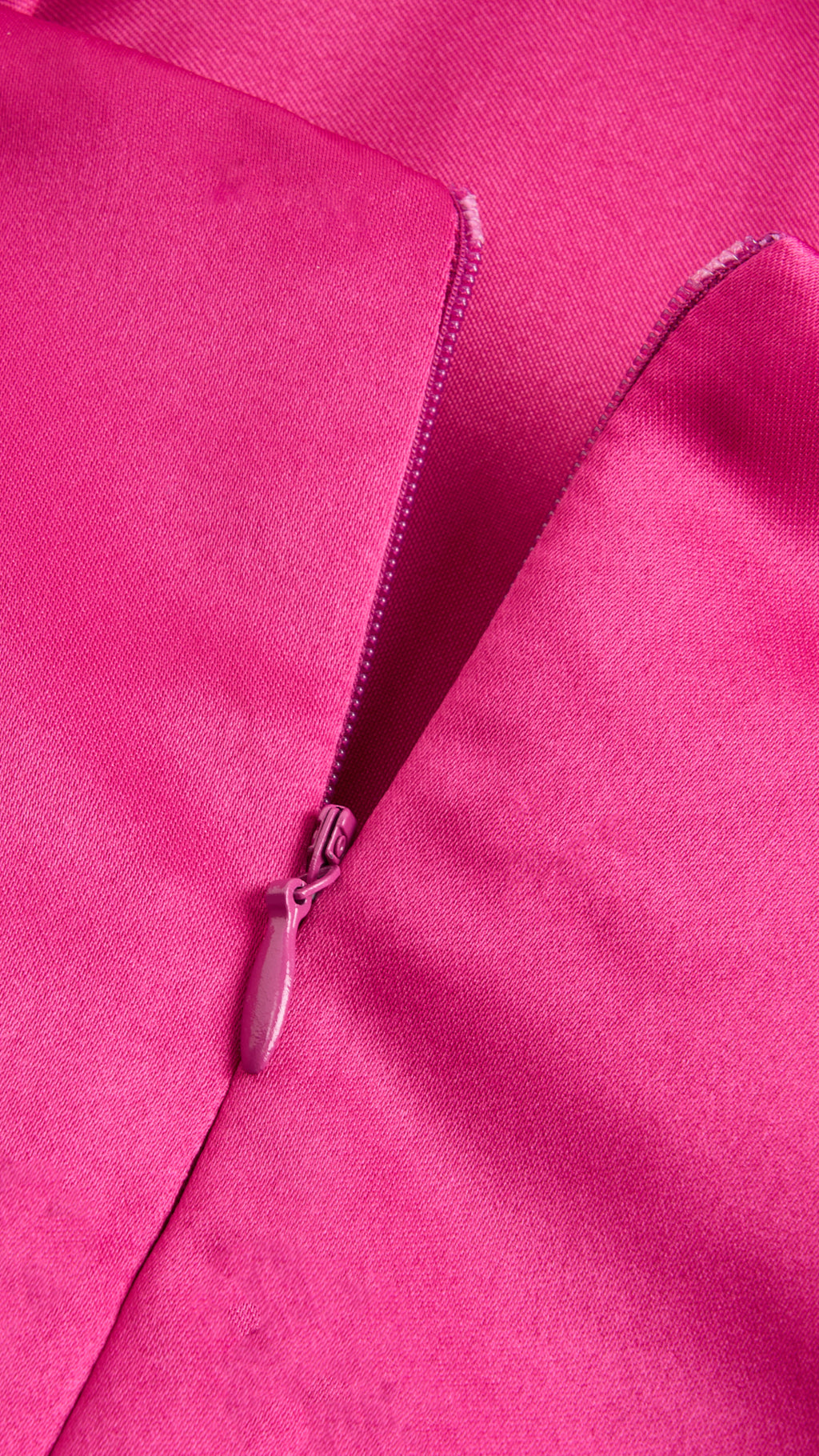 Abito Lungo Elegante in Raso con Spalline Sottili –  “Estella”（副本）