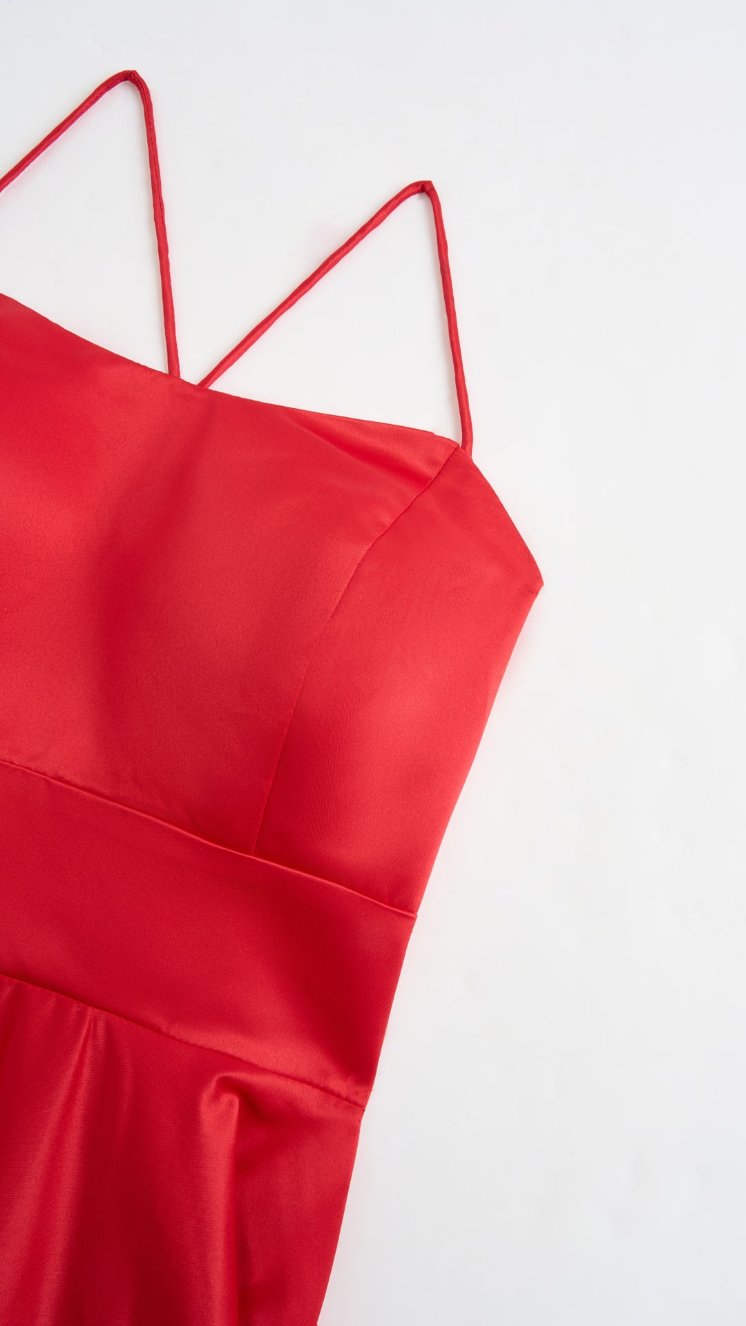 Abito Lungo Elegante in Raso con Spalline Sottili –  “Estella”