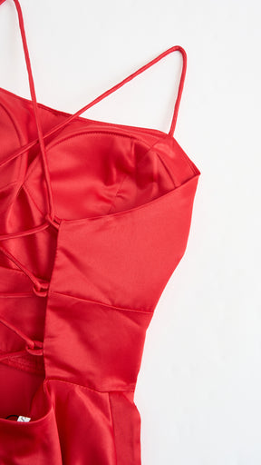Abito Lungo Elegante in Raso con Spalline Sottili –  “Estella”