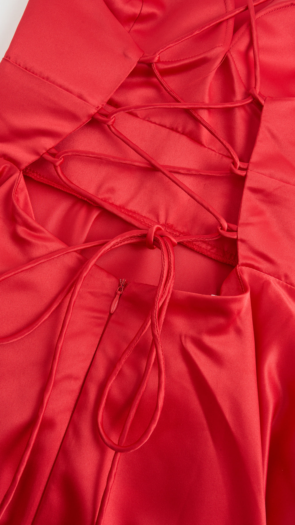 Abito Lungo Elegante in Raso con Spalline Sottili –  “Estella”（副本）