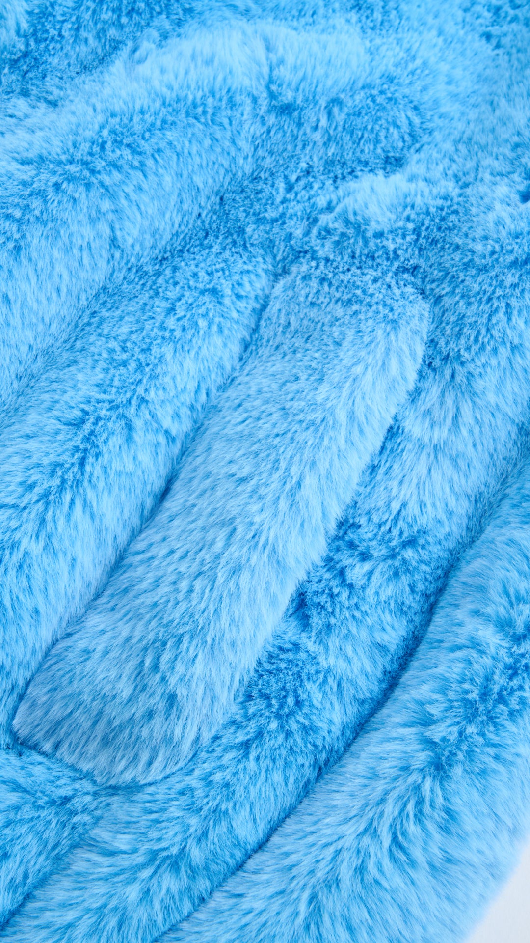 Giacca con cappuccio in peluche sintetica con zip e coulisse