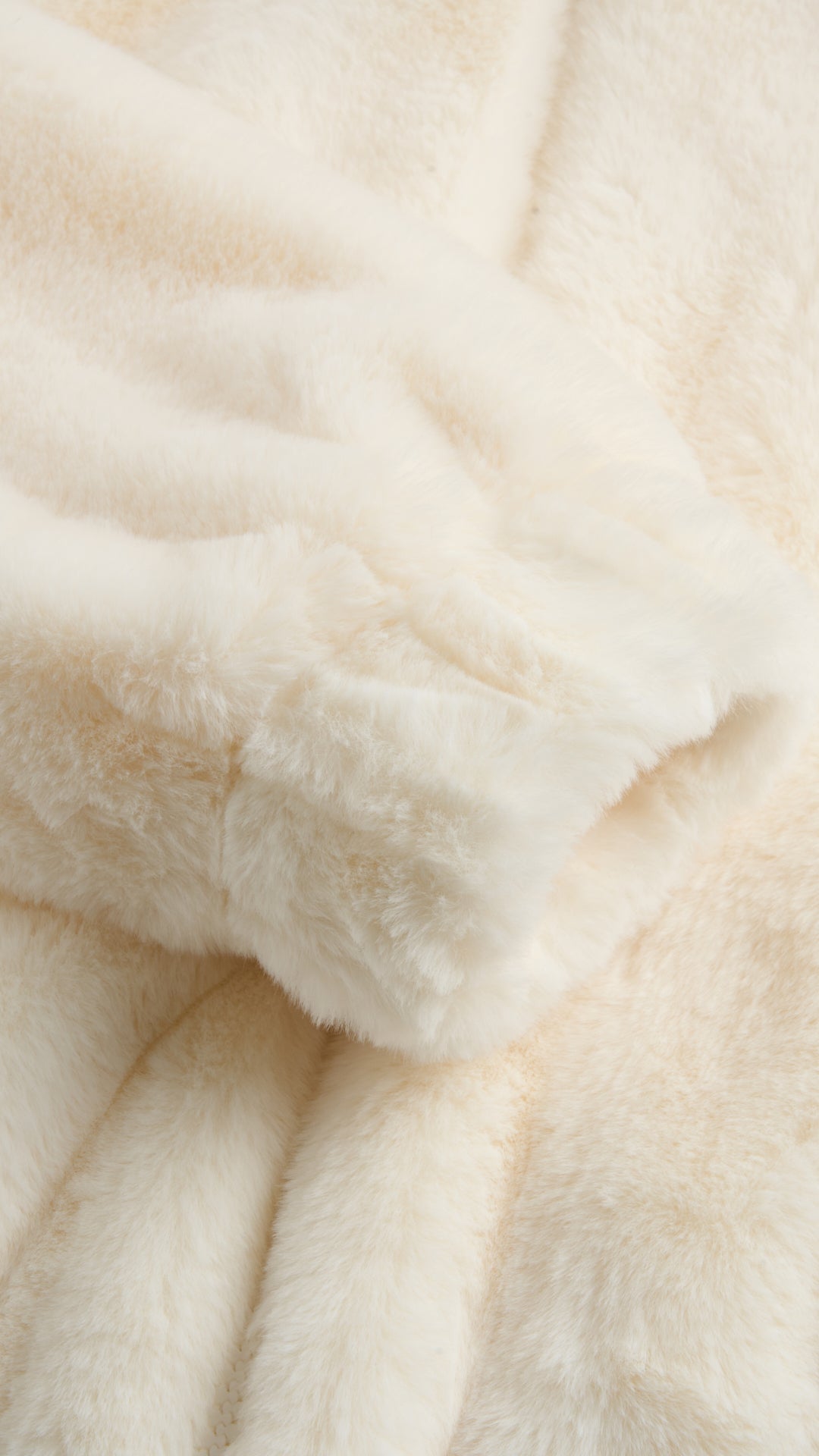 Giacca con cappuccio in peluche sintetica con zip e coulisse