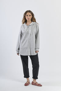 Felpa con cappuccio grigia, zip frontale, taglio oversize, stile neutro