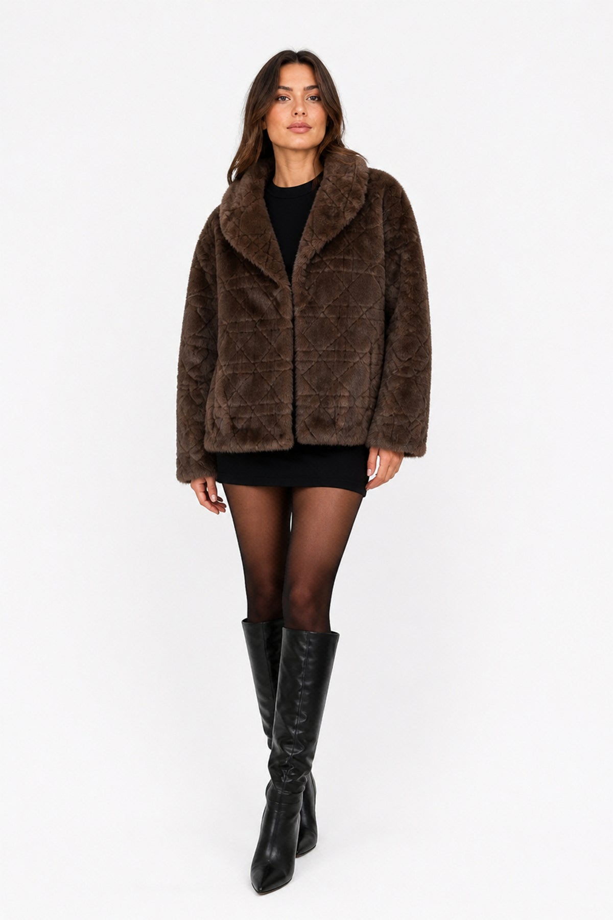 Giacca Corta Donna in Peluche Sintetico, Collo a Revers Ampio, Modello Corto Invernale Elegante-1