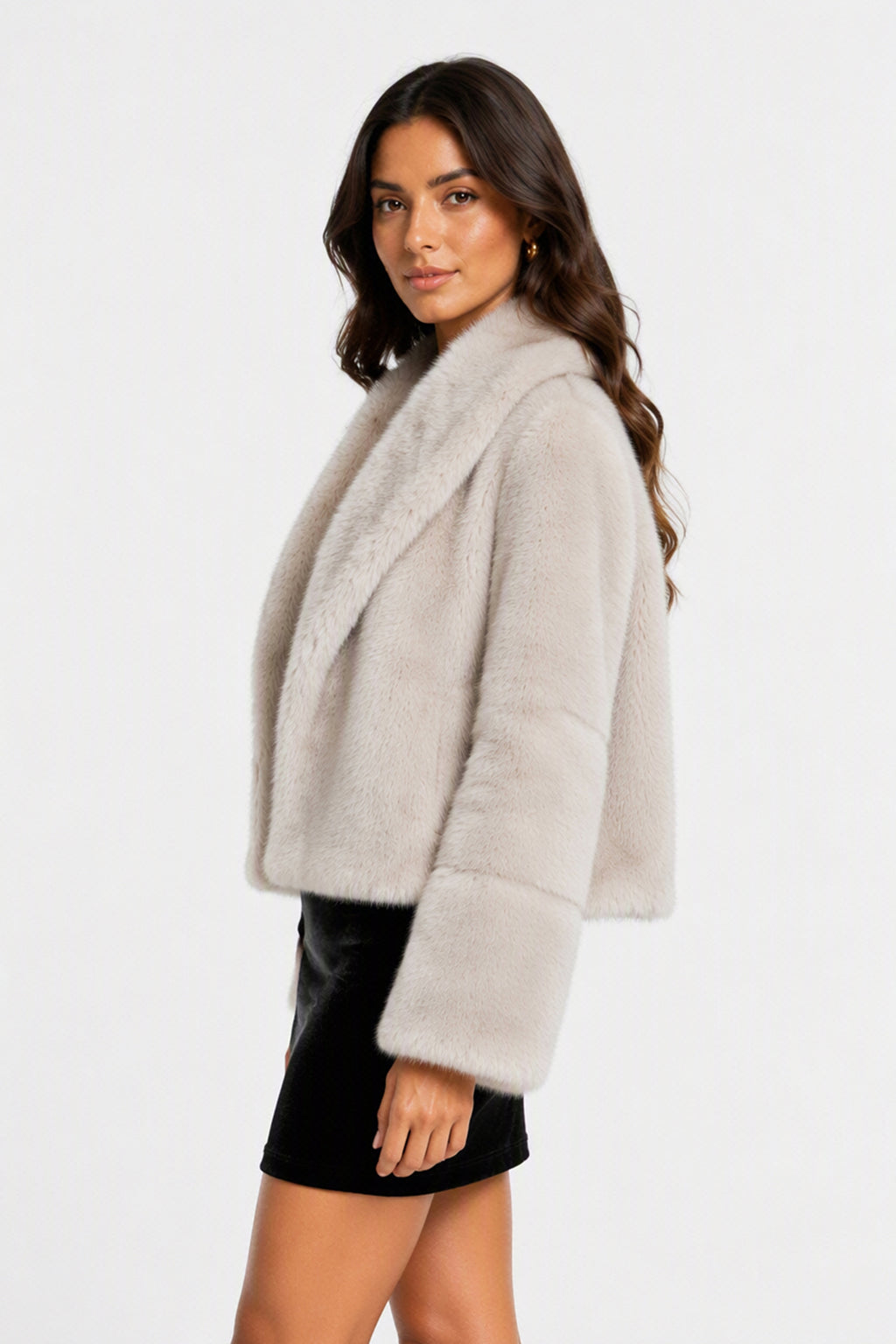 Giacca Corta Donna in Peluche Sintetico, Collo a Revers Ampio, Modello Corto Invernale Elegante Beige-1