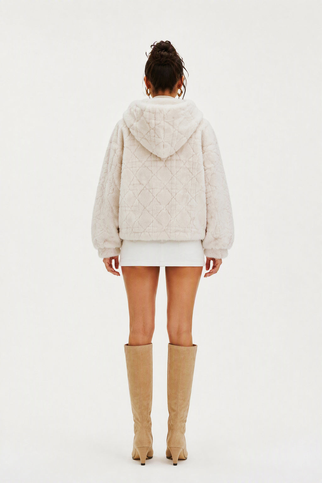 Giacca Corta Invernale Donna in Peluche Sintetico Trapuntato, Cappuccio, Chiusura Nascosta, Giacca Casual Morbida Panna-1
