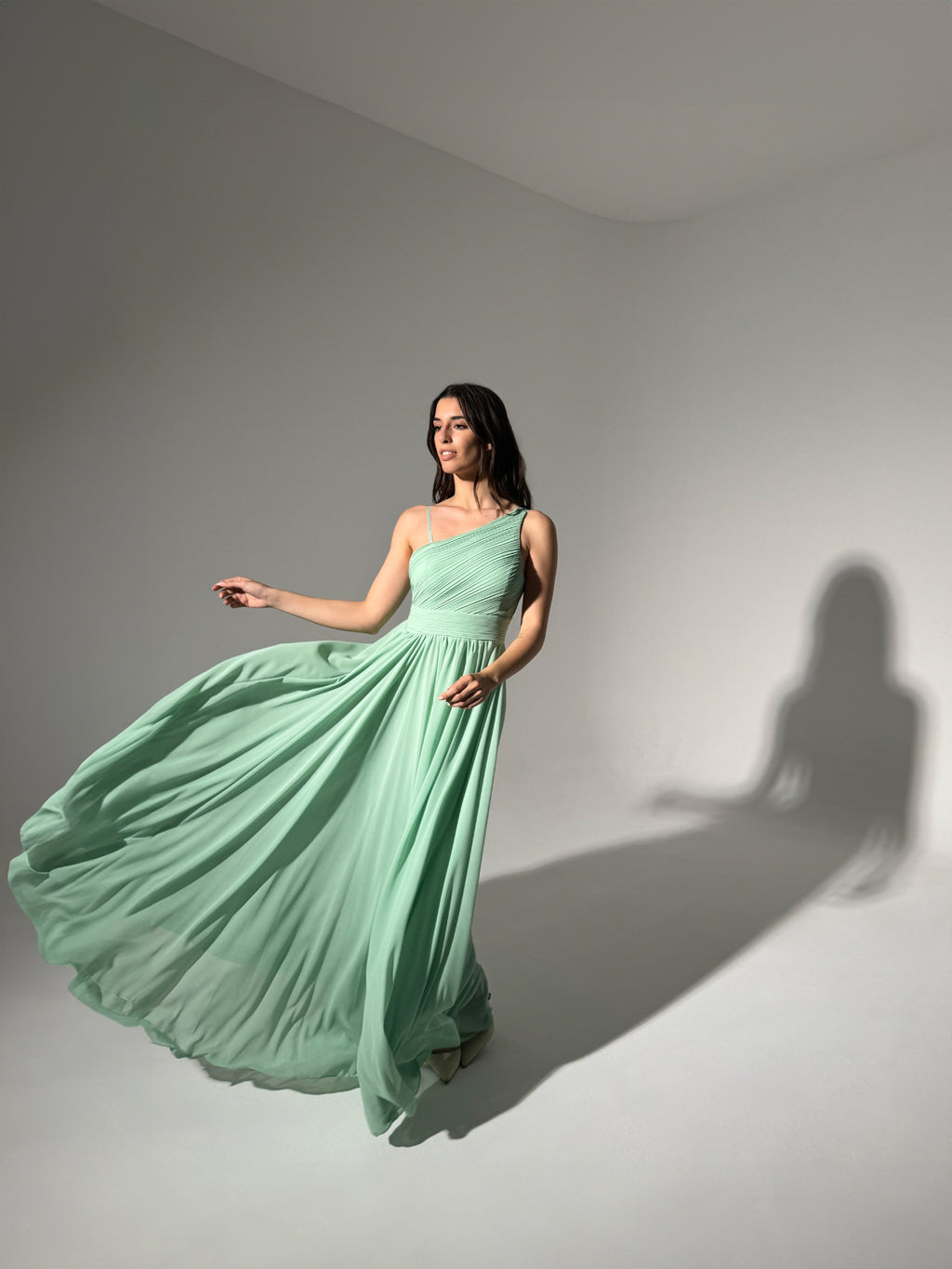 Abito lungo in tulle asimmetrico Luna（副本）