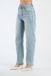 Un'immagine di jeans azzurri in un'interfaccia