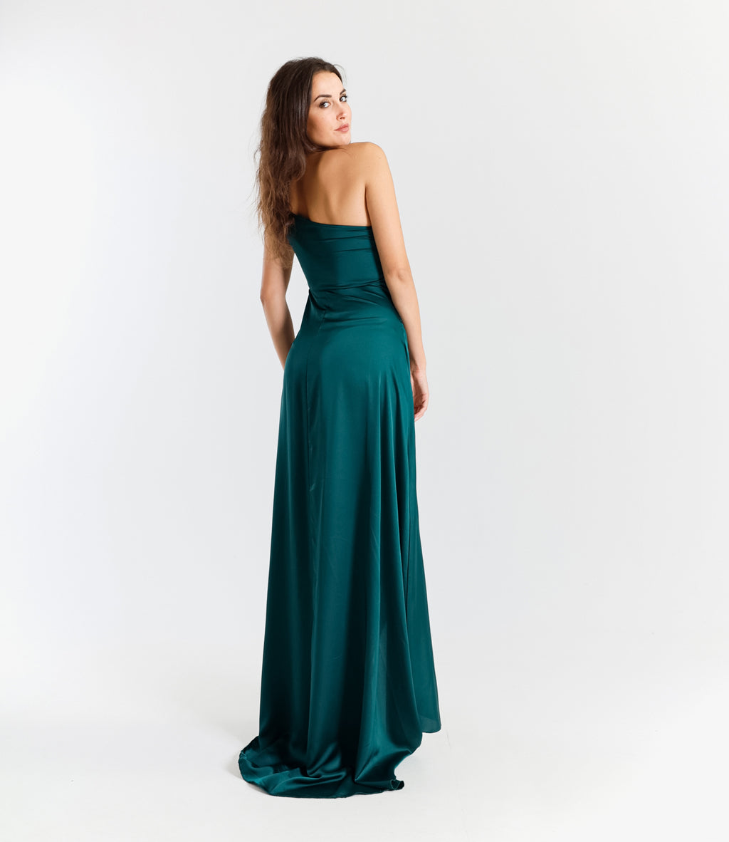 Lungo abito Verde.S monospalla con silhouette avvolgente, perfetto per occasioni naturali e sofisticate.