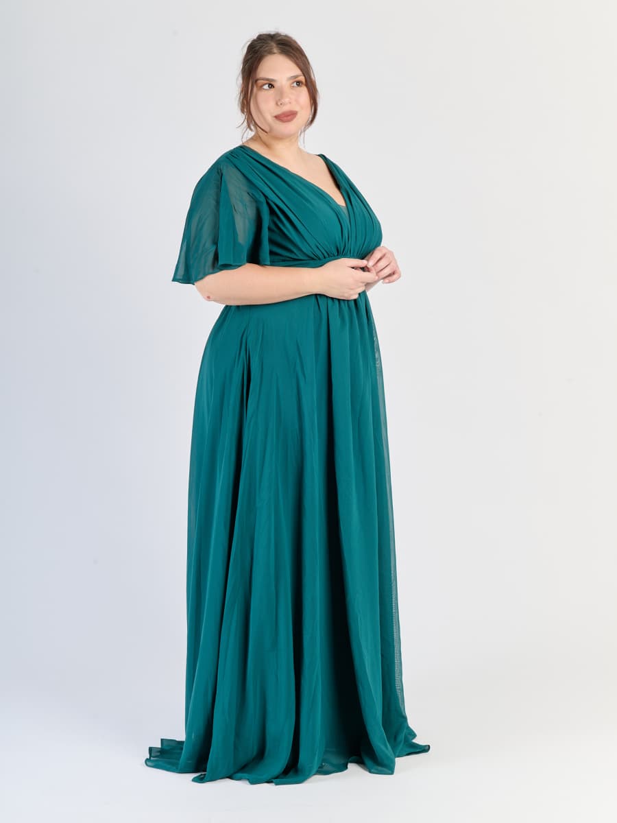  Modello di abito plus size Verde.S in tessuto leggero e silhouette dritta