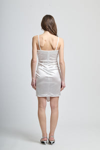 Satin bianco luminoso, abito midi, design sgargiante, per cerimonie estive