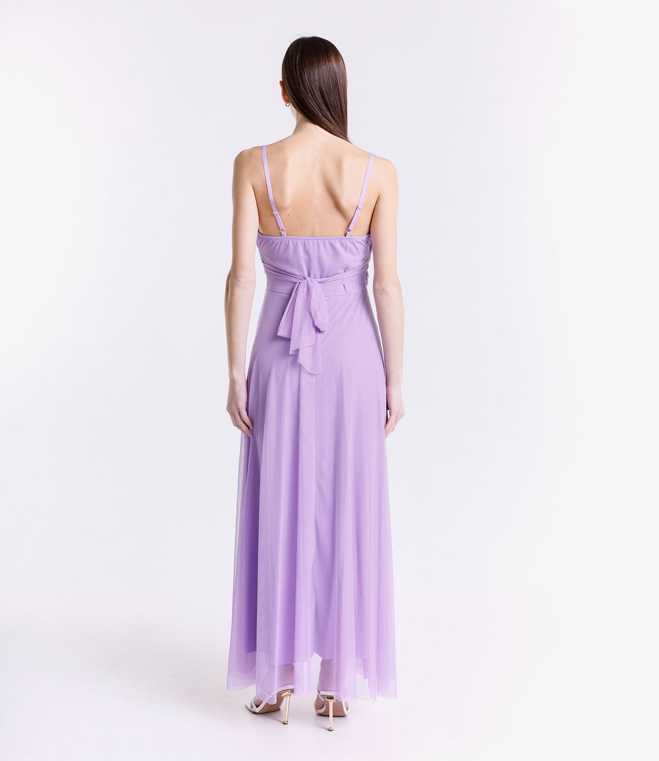 Tulle lilla accattivante, decolleté dolce, stile affascinante