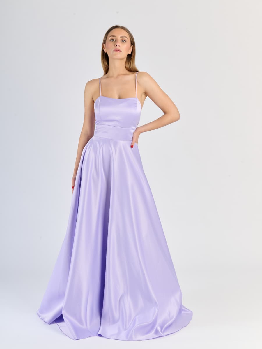 Vestito Lilla elegante con gonna ampia e dettagli di raso lucido