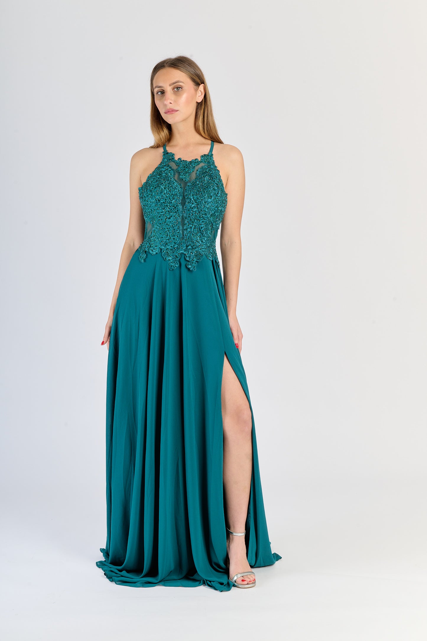 Vestito da cerimonia Ottanio, chiffon leggero, pizzo raffinato e apertura stilosa