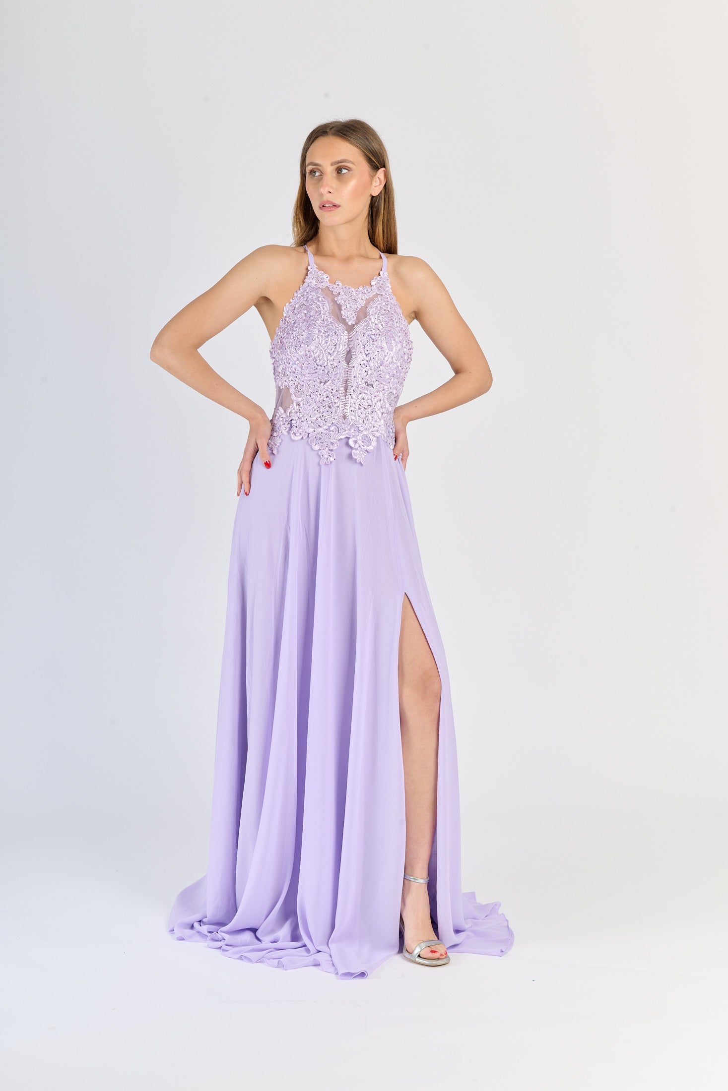 Vestito formale Lilla: pizzo intricato, gonna in chiffon e apertura laterale