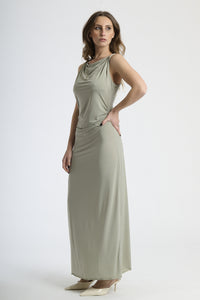 Vestito militare in tessuto jersey, taglio aderente e senza maniche, adatto a occasioni stilose.