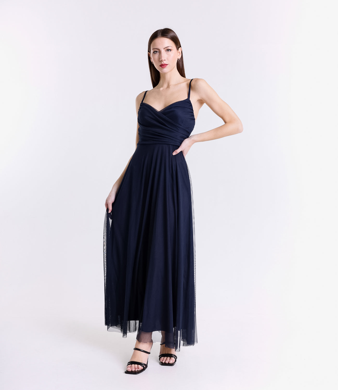 Vestito navy in tulle, spalline sottili, colore classico