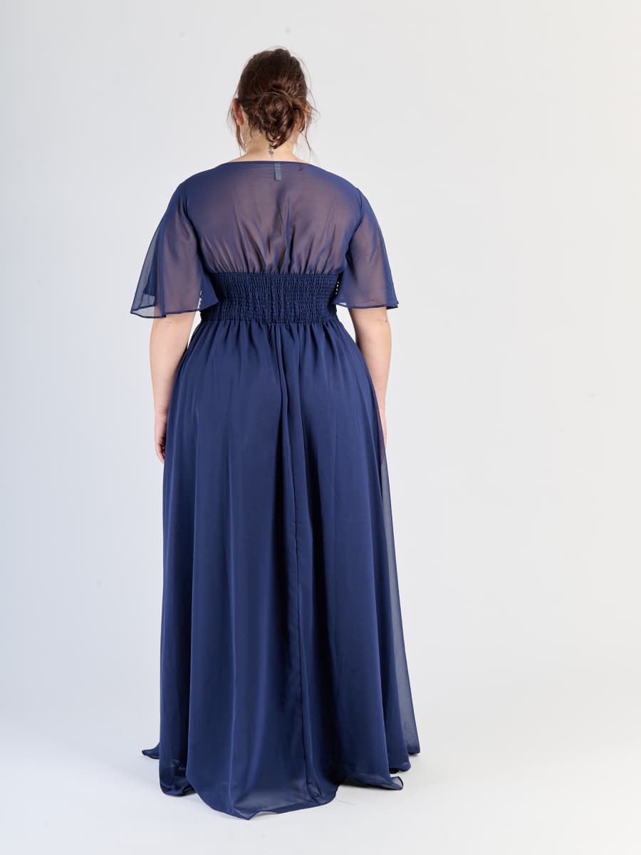 Vestito plus size Navy con drappeggi delicati sul busto e tessuto opaco