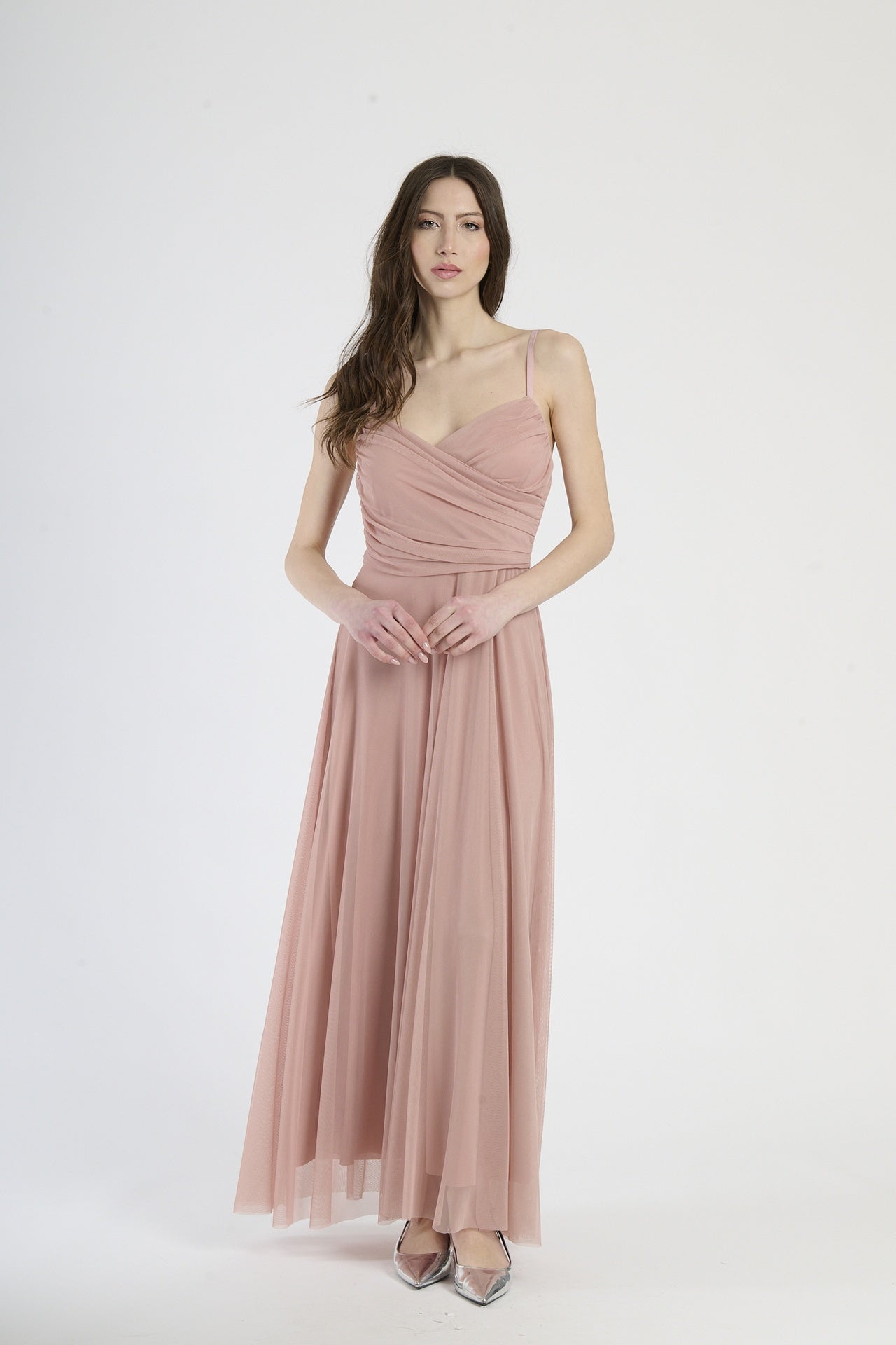 Vestito rosa antico in tulle, spalline sottili, charme vintage