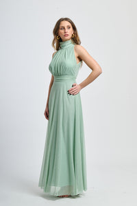 Vestito salvia con puzzo e frange laterali medio-lunghe, aspetto delicato per feste.