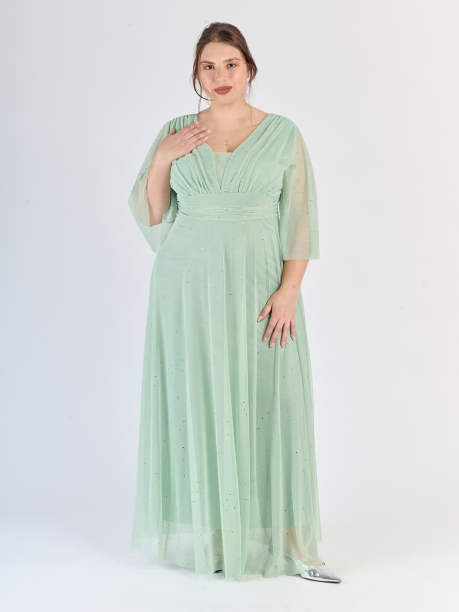 Vestito salvia elegante, in tulle, con maniche chiffon e vita snodata, un’operaverde rinfrescante.