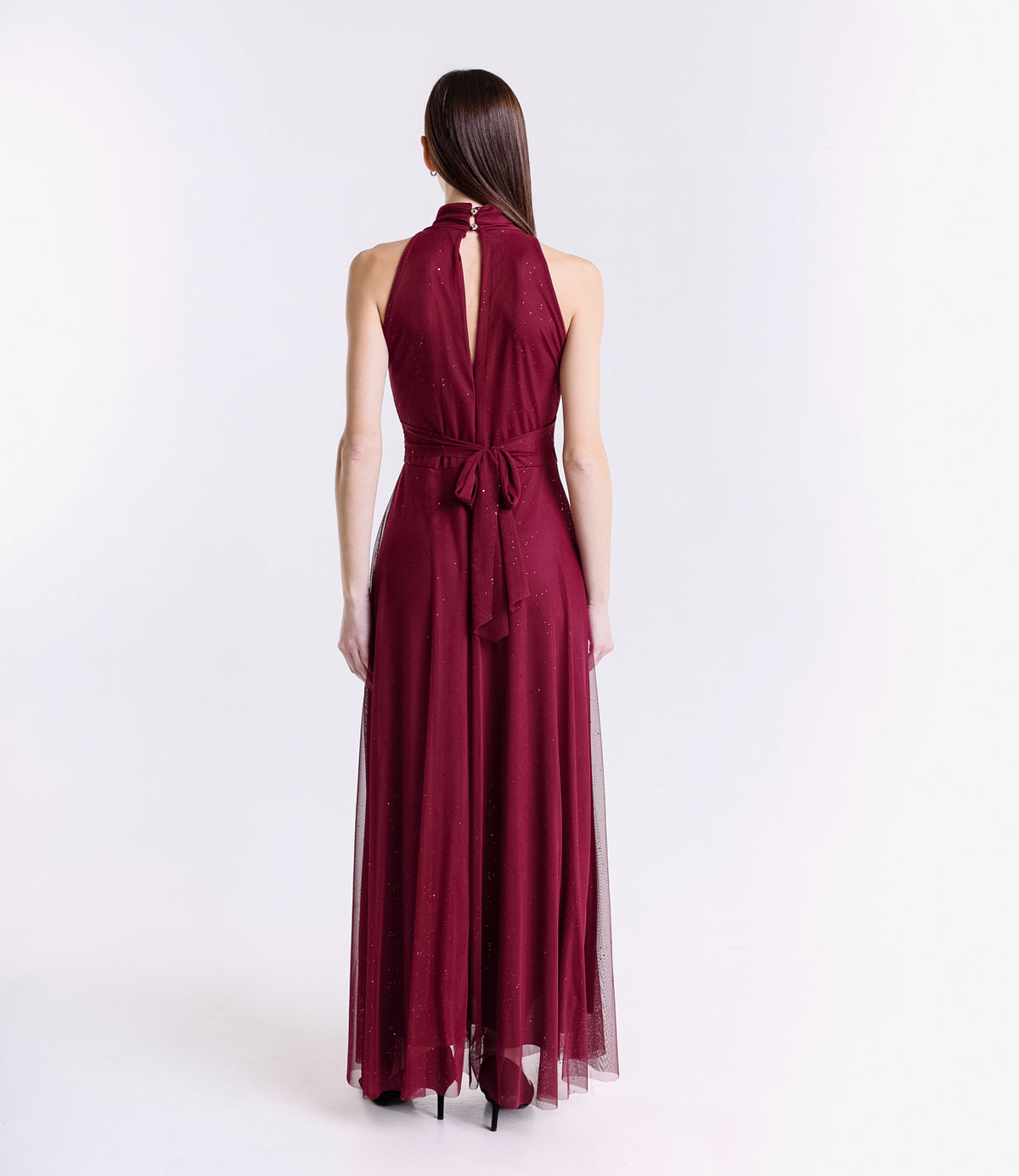 Vestito vino con puzzo e frange posteriori corte, aspetto dinamico per eventi.
