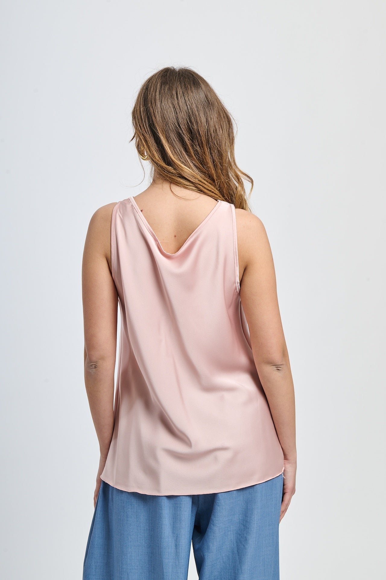 Canotta rosa antico dalcollo drappato alla moda