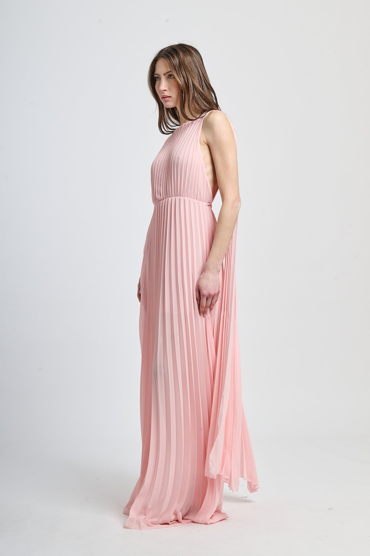 Abito formale rosa in tessuto leggero, ideale 