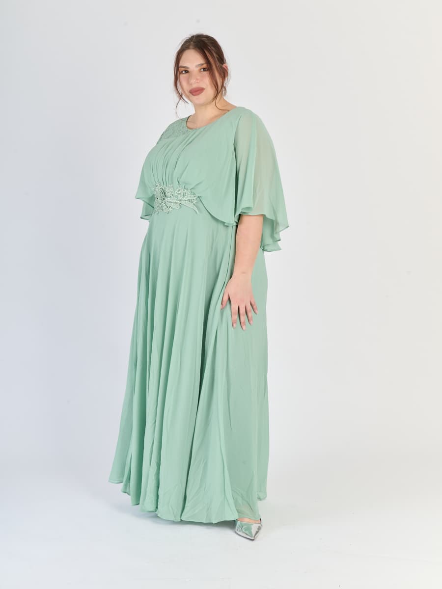 Vestito da sera plus size Salvia, maniche ampie e finitura soffice