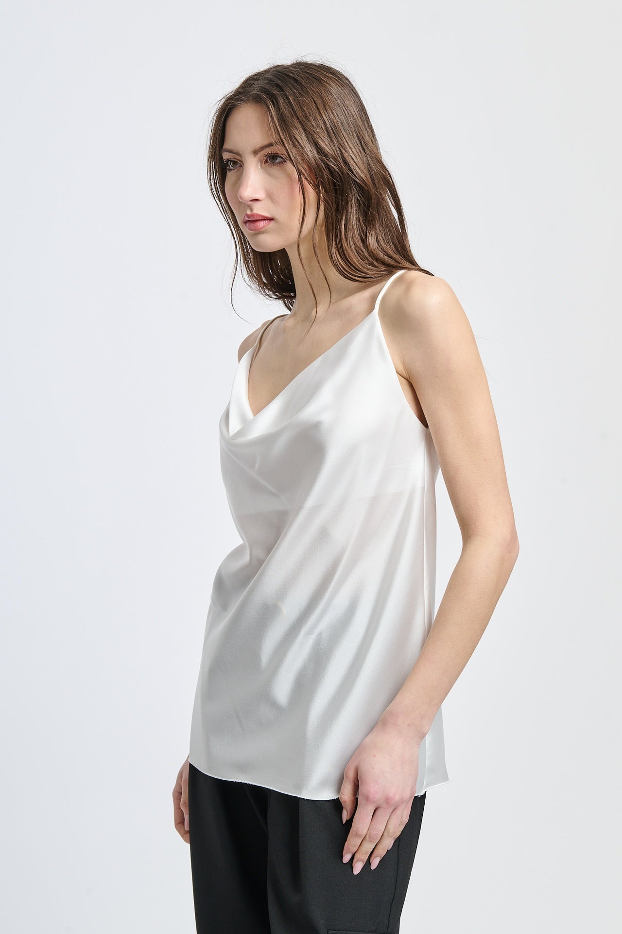 Maglia bianca a spalline stile elegante puro