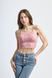Top corto in pizzo rosa antico con bretelle sottili e finitura a zigzag