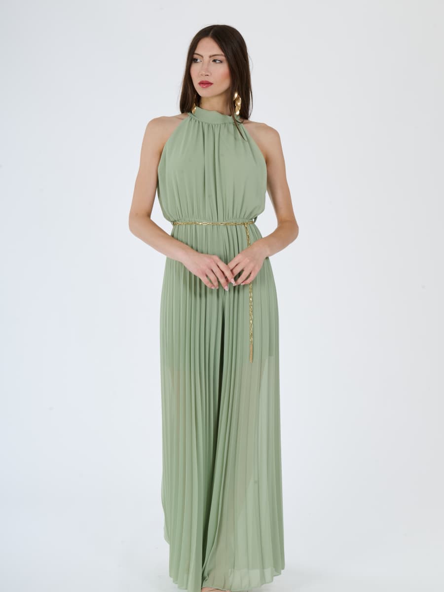 Tuta “Celestea” – Jumpsuit Plissé con Girocollo e Cintura a Catena