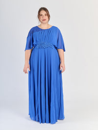 in raso con silhouette dritta