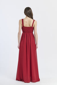 Abito elegante bordo, design intenso con falda ampia e tessuto trasparente