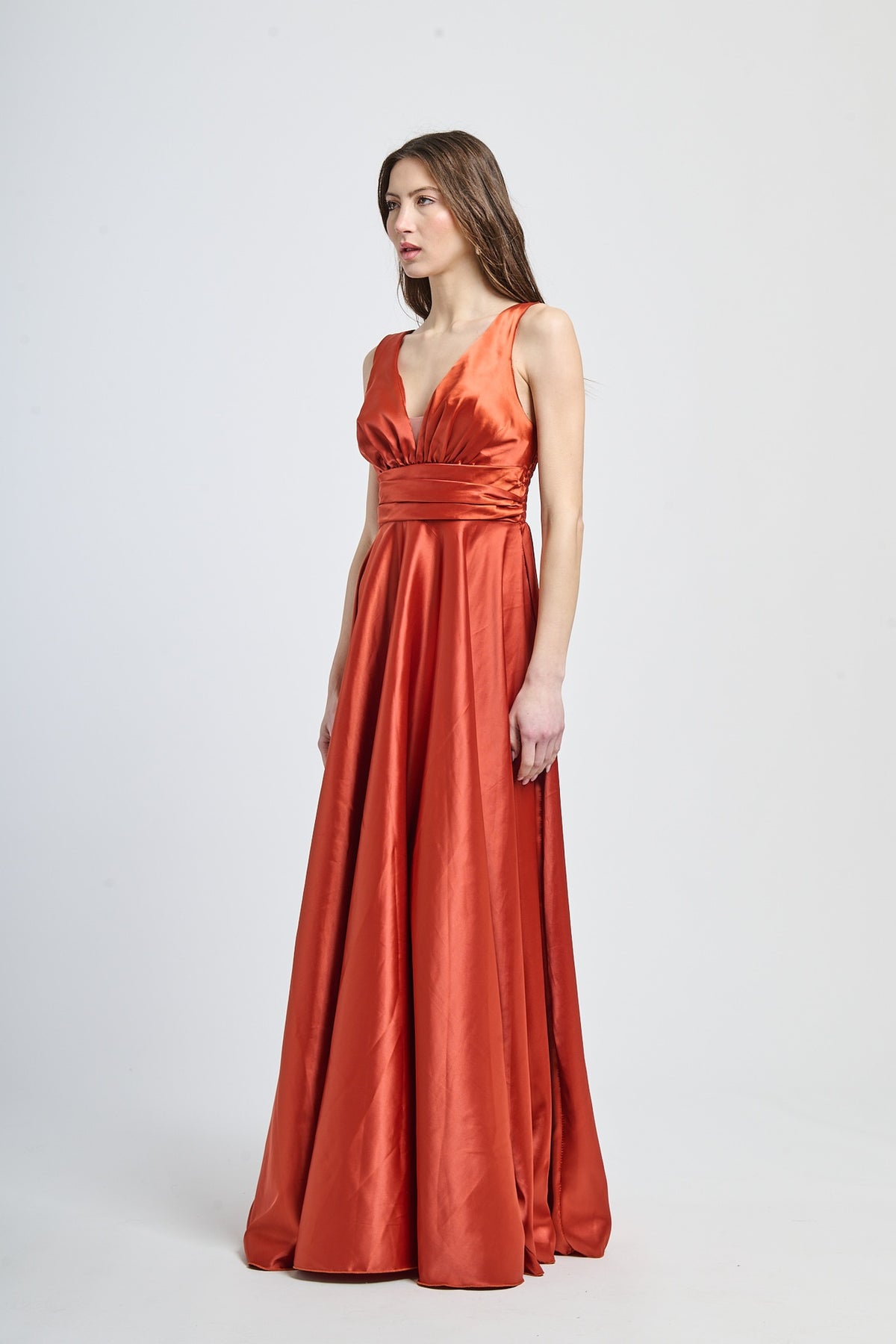 Abito da cerimonia marmalade in raso, design audace con scollo a V e vita stretta