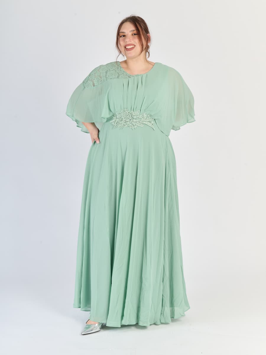 Abito formale plus size Salvia con applicazioni floreali al busto