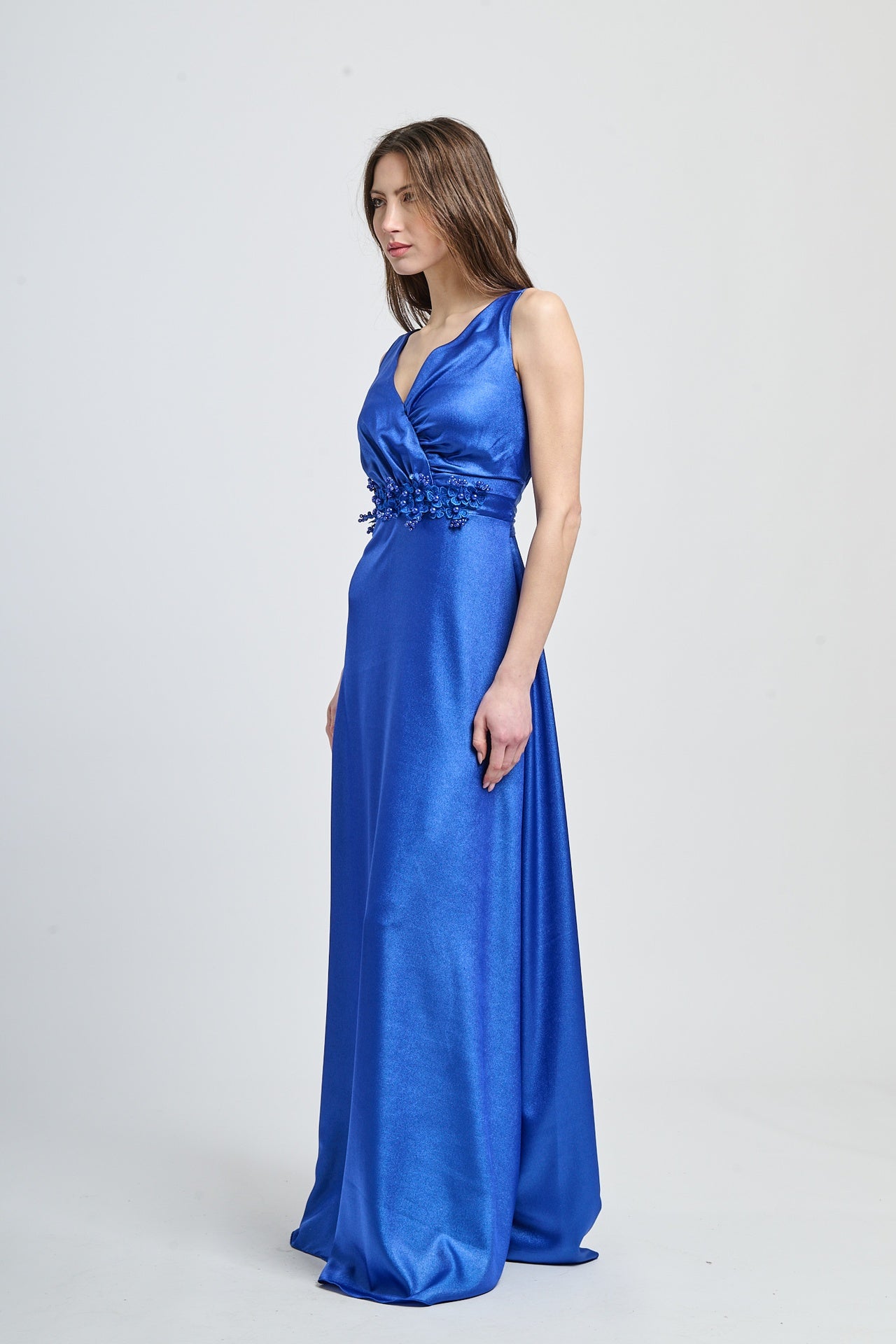 Abito formale bluette in raso, design accattivante con spalline sottili