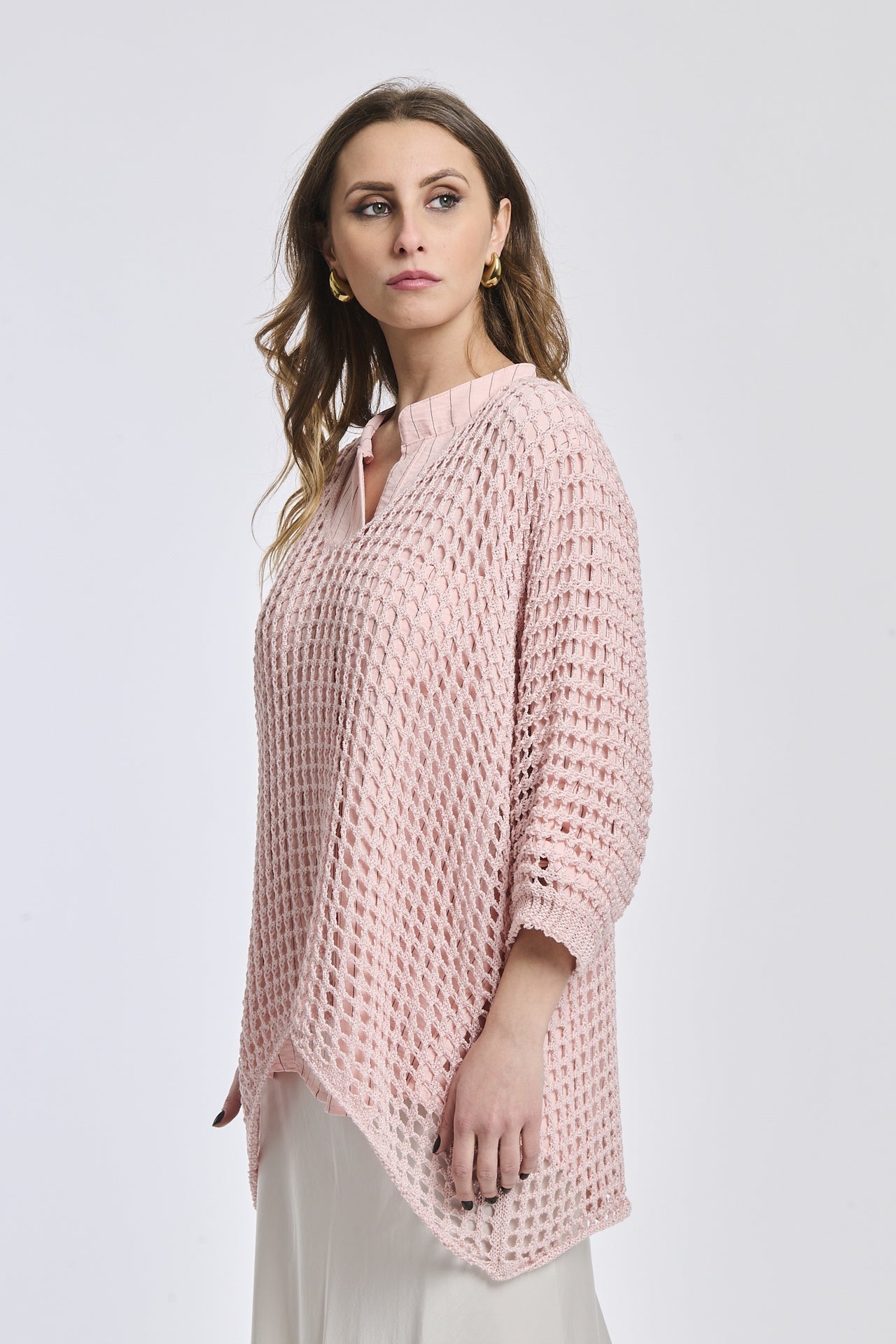 Maglione rosa a coste sfumate con colletto e taglio girly