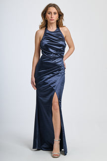 Abito elegante navy in raso, scollo a collo alto e falda con fessura