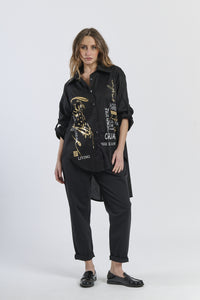 Camicia oversize nera, stile elegante e intenso