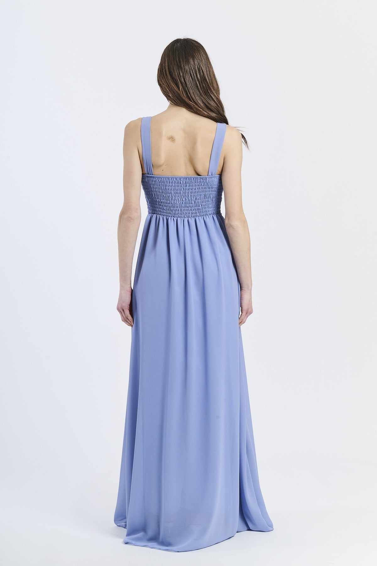 Abito elegante lavanda, design romantico con falda ampia e tessuto soffice