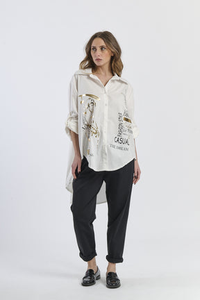 Camicia bianca oversize, base versatile per il guardaroba